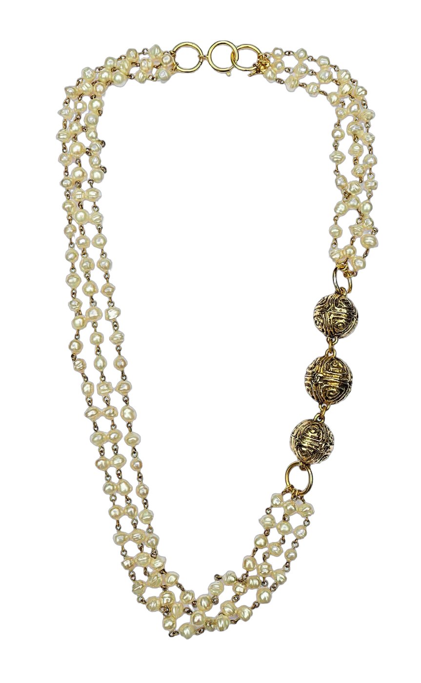 Chanel necklace 1980's
